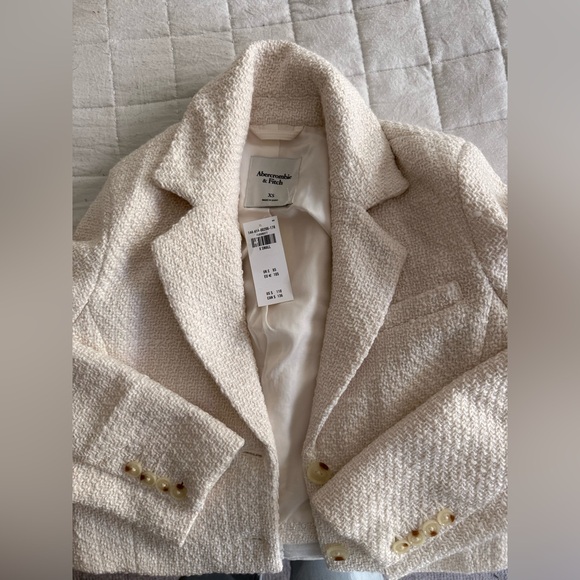 Abercrombie & Fitch Jackets & Blazers - NWT Abercrombie & Fitch Cropped Tweed Blazer Jacket Long Sleeve cream size XS